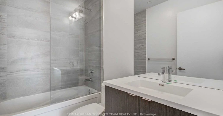807-138 Downes Street, Toronto, ON, M5E 0E4 - 9