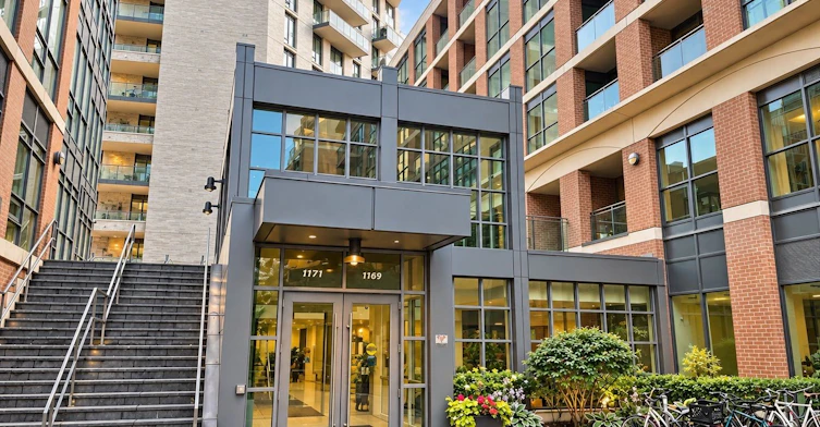 N325-1169 Queen Street W, Toronto, ON, M6J 0A4 - 2