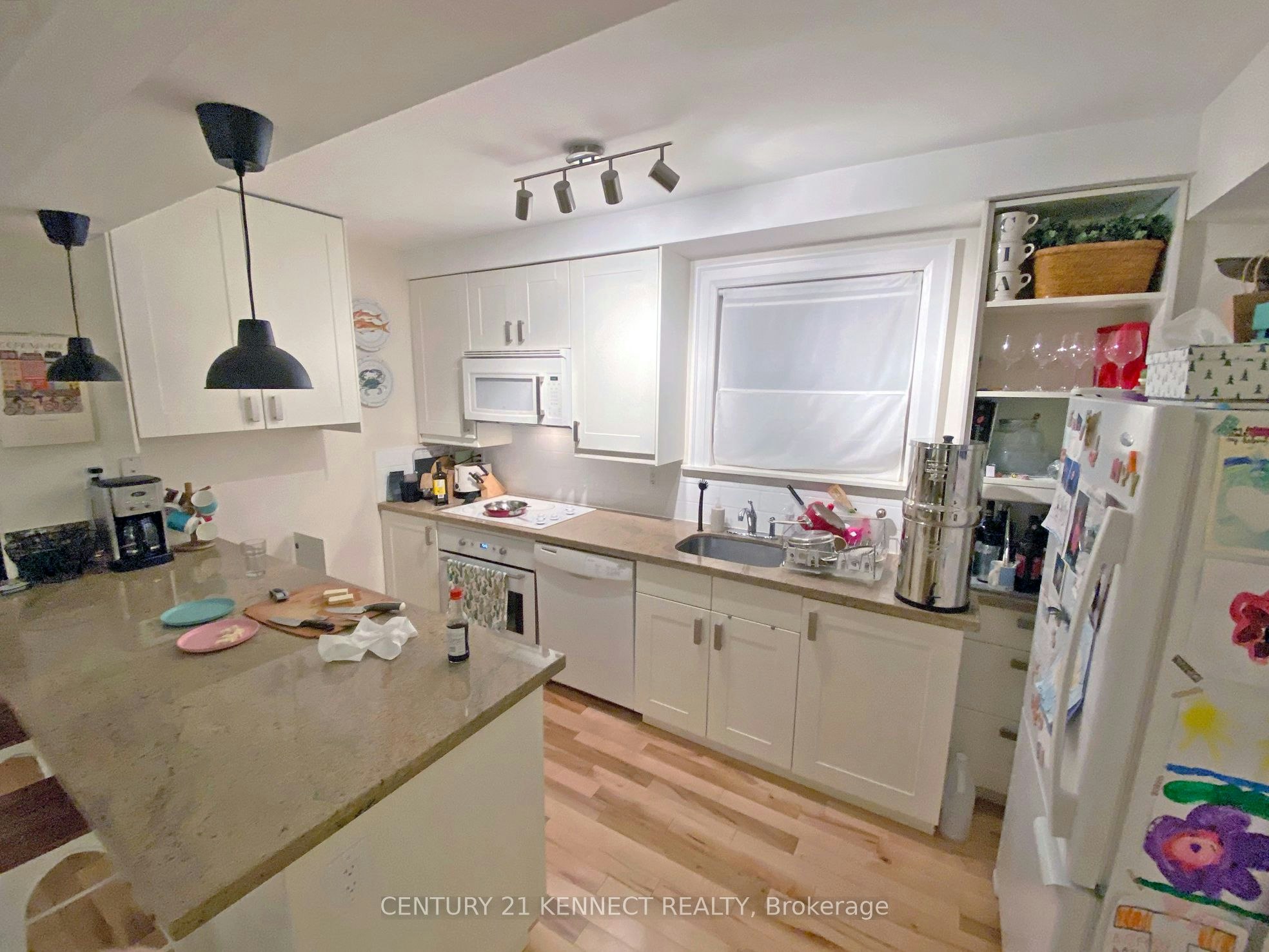 First Floor-279 St Clair Avenue E, Toronto, ON, M4T 1P3 - 5