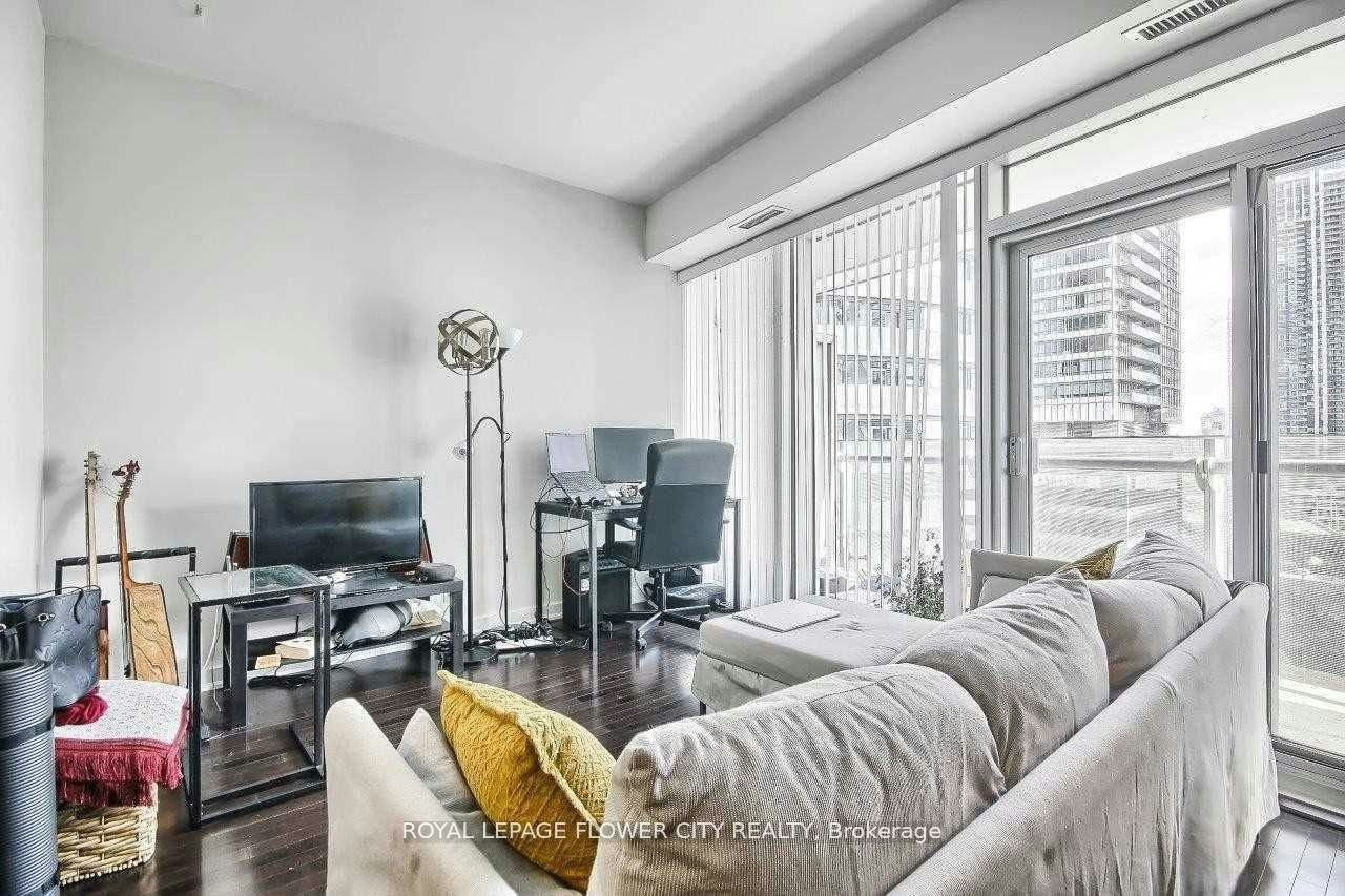 901-12 York Street, Toronto, ON, M5J 0A9 - 14