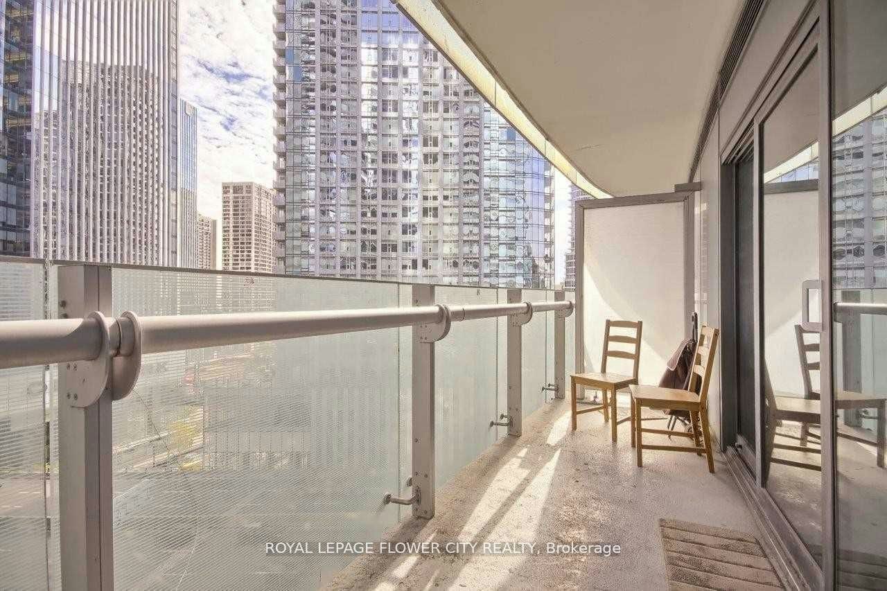 901-12 York Street, Toronto, ON, M5J 0A9 - 21
