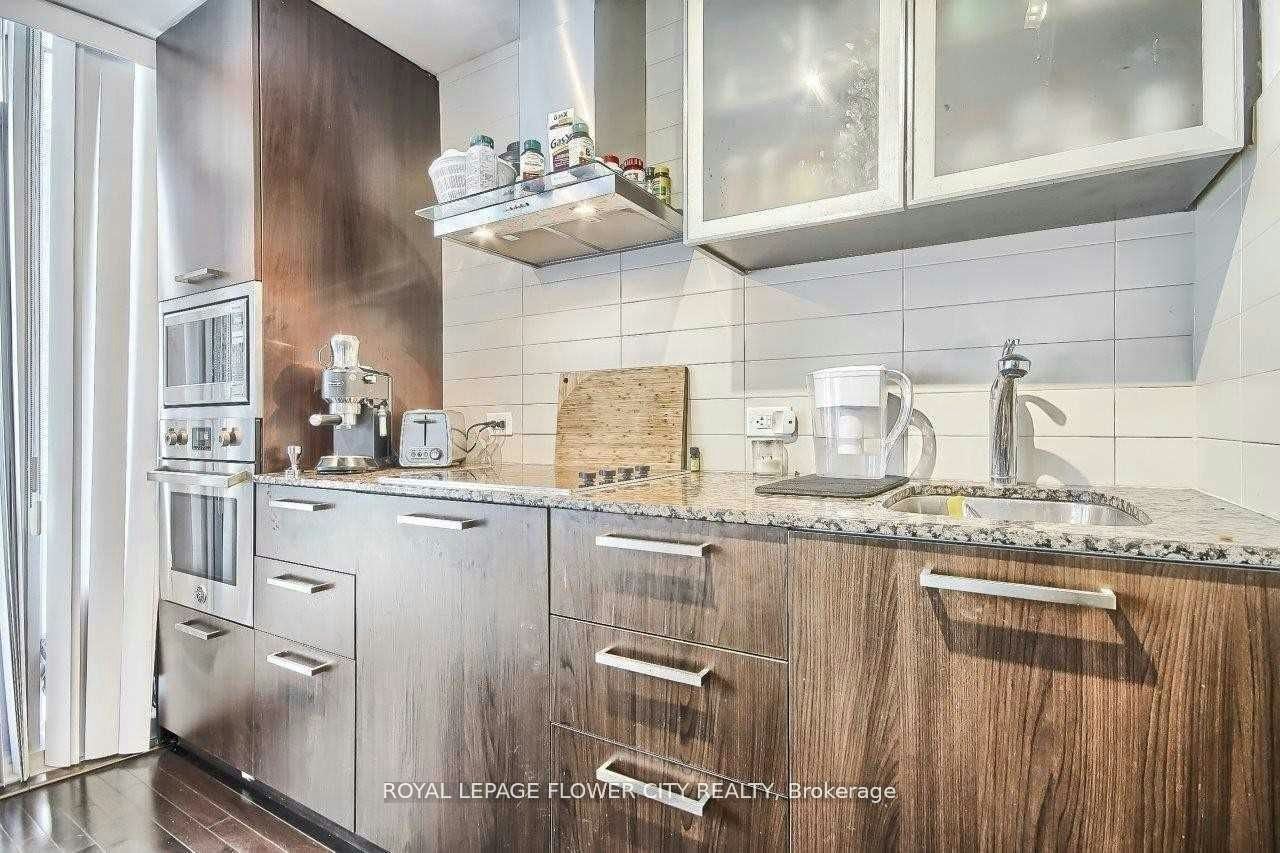 901-12 York Street, Toronto, ON, M5J 0A9 - 10