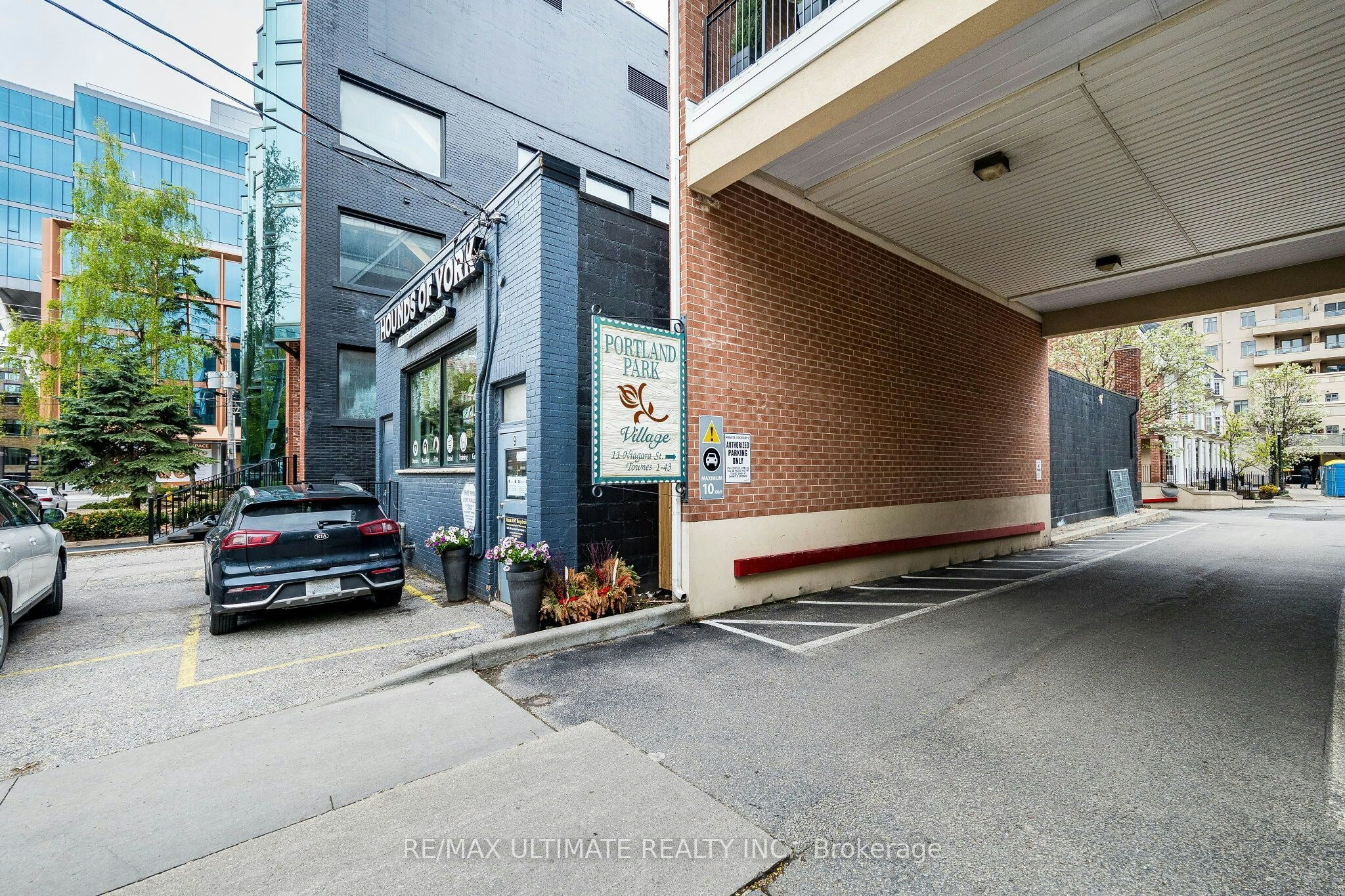 14-11 Niagara Street, Toronto, ON, M5V 3N9 - 3