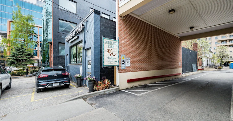 14-11 Niagara Street, Toronto, ON, M5V 3N9 - 3