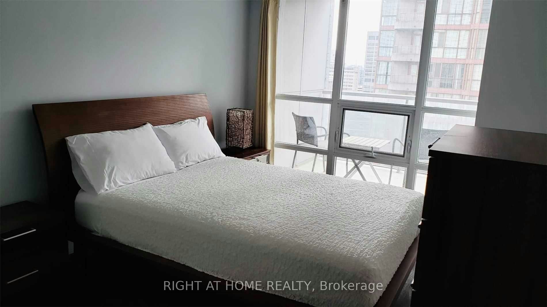 1510-761 Bay Street, Toronto, ON, M5G 2R2 - 6