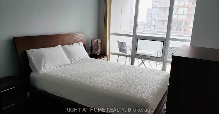 1510-761 Bay Street, Toronto, ON, M5G 2R2 - 6