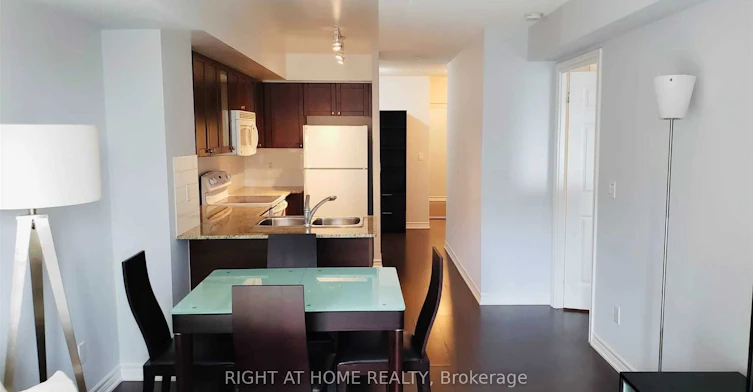 1510-761 Bay Street, Toronto, ON, M5G 2R2 - 2