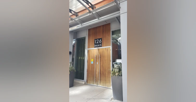 505-126 Simcoe Street, Toronto, ON, M5H 4E6