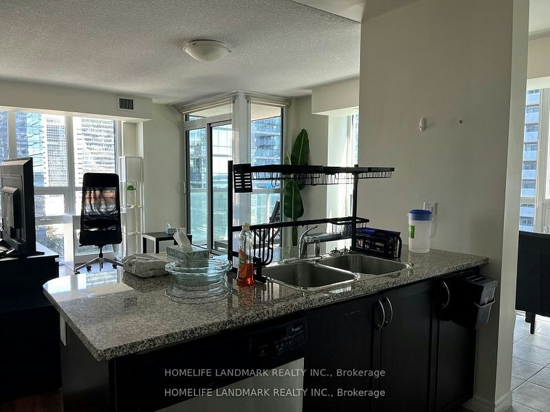 1706-19 Grand Trunk Crescent, Toronto, ON, M5J 3A3 - 7