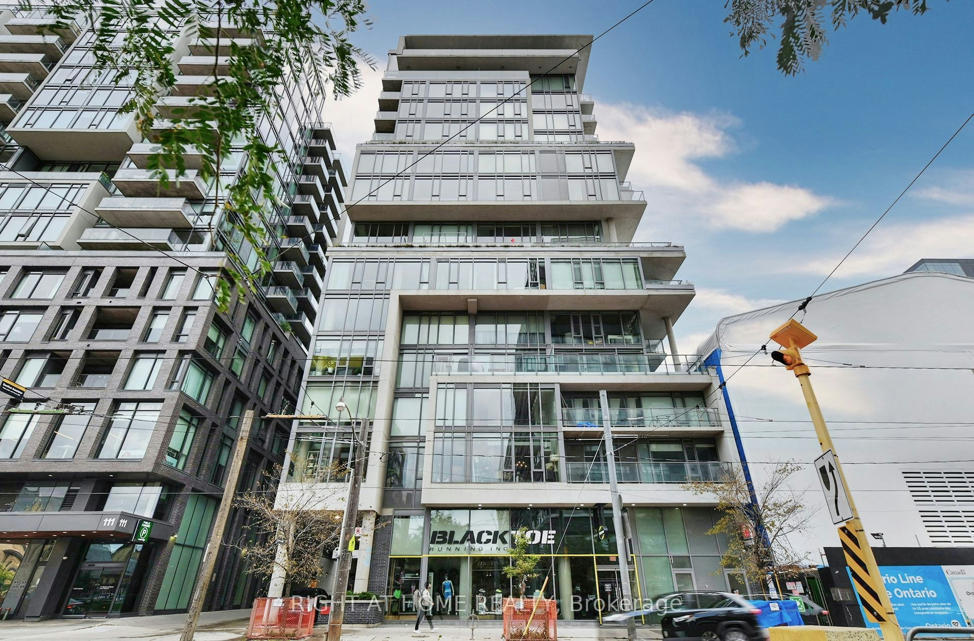 422-95 Bathurst Street, Toronto, ON, M5V 0H7