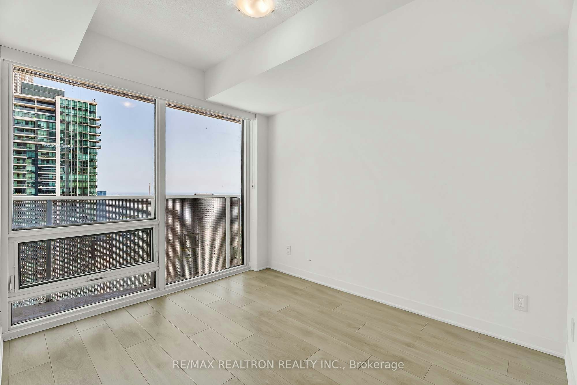 4004-88 Harbour Street, Toronto, ON, M5J 1B7 - 11