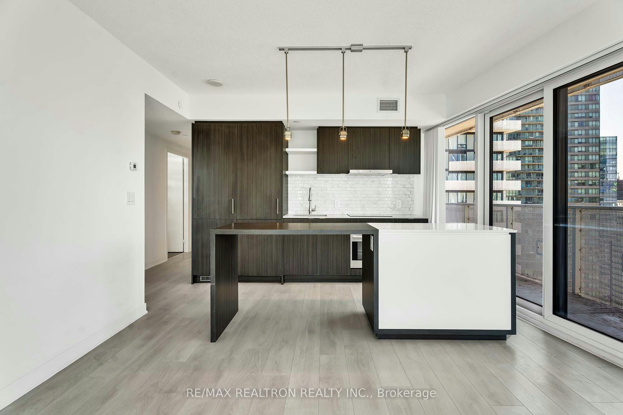 4004-88 Harbour Street, Toronto, ON, M5J 1B7 - 5
