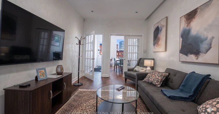 11 D'arcy Street, Toronto, ON, M5T 1J8 - 3
