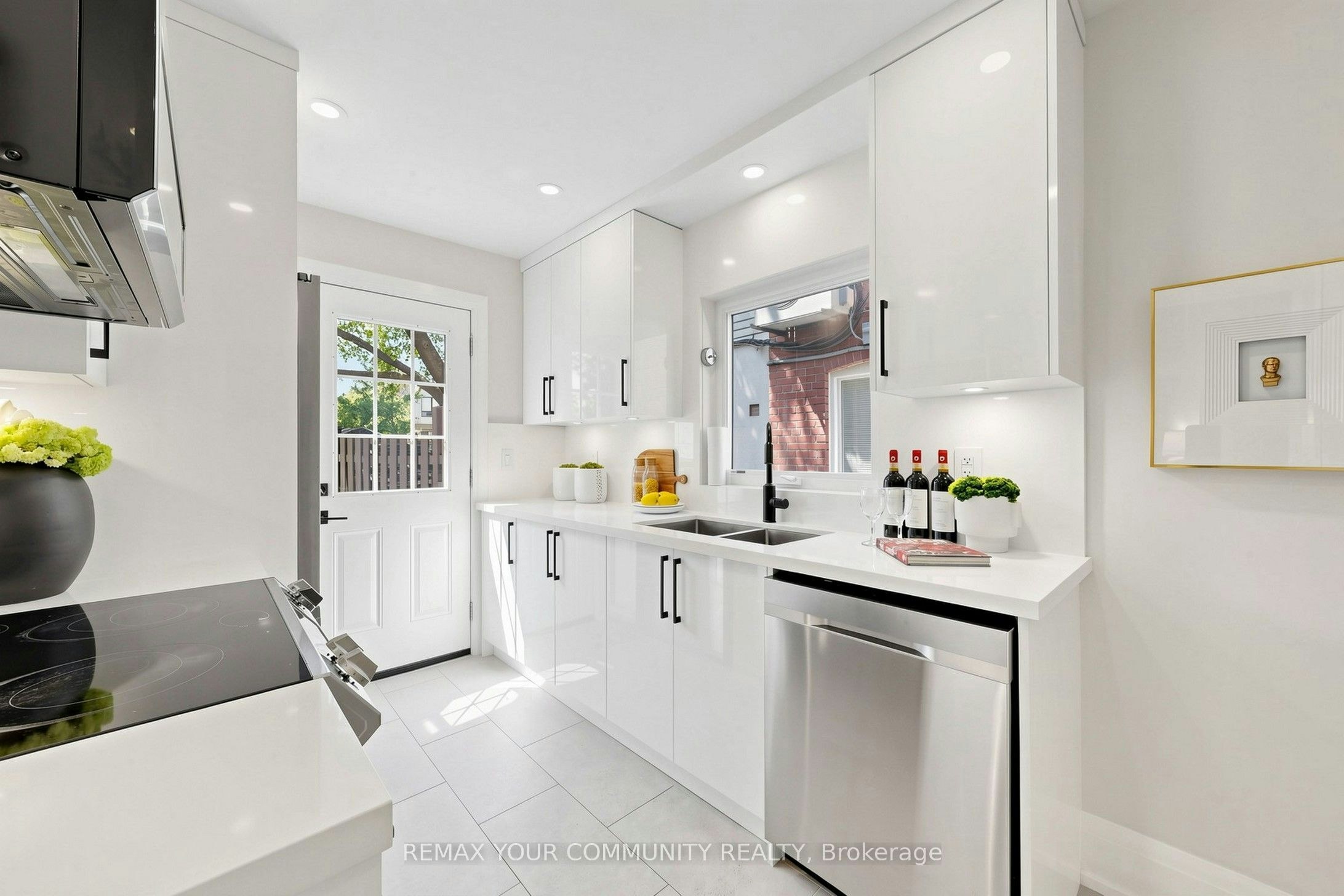 351 Fairlawn Avenue, Toronto, ON, M5M 1T5 - 7