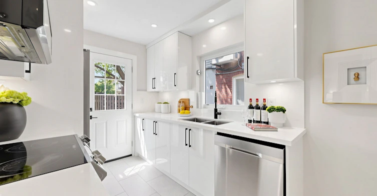 351 Fairlawn Avenue, Toronto, ON, M5M 1T5 - 7