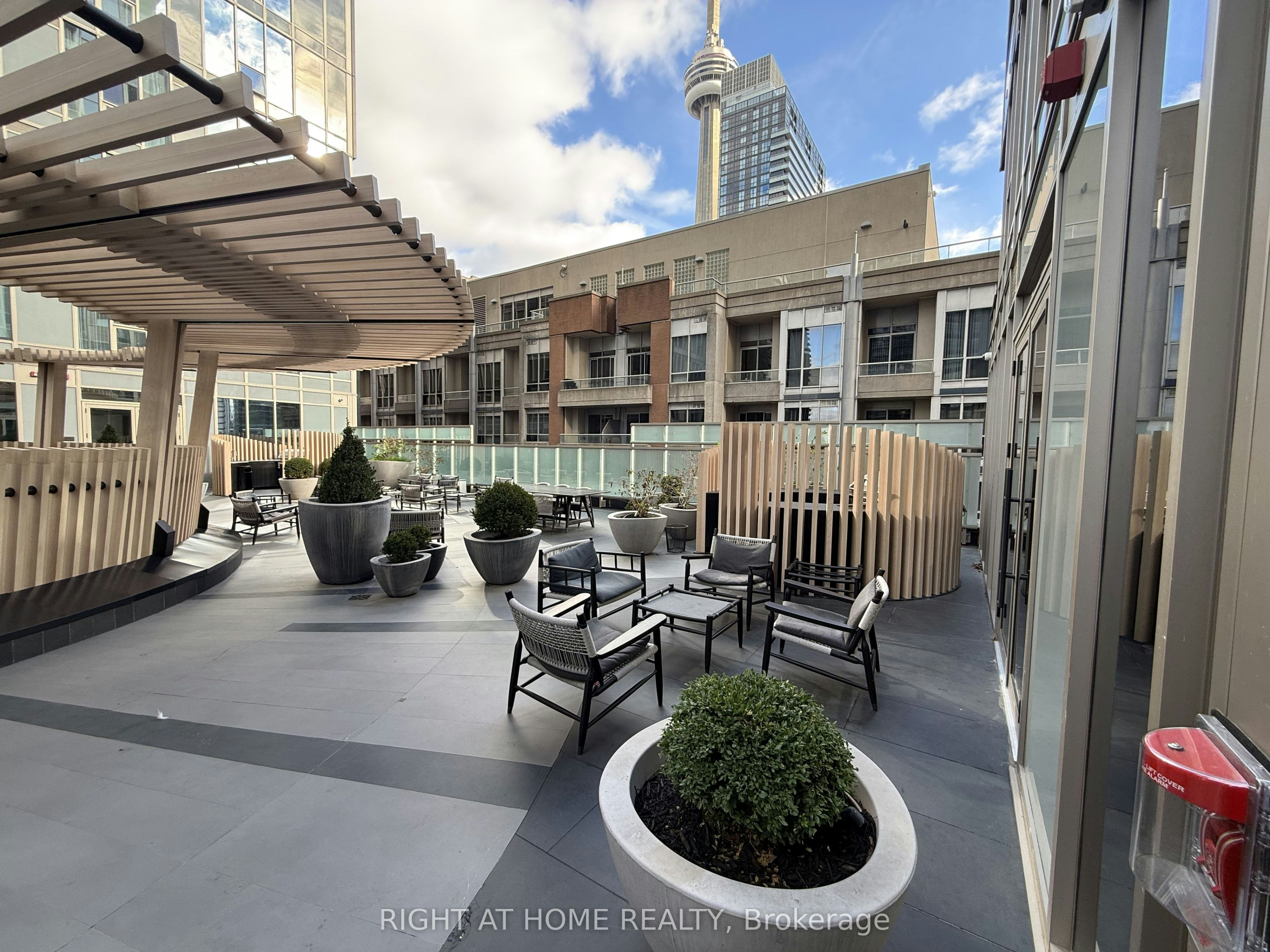 1916-35 Mercer Street, Toronto, ON, M5V 1H2 - 8