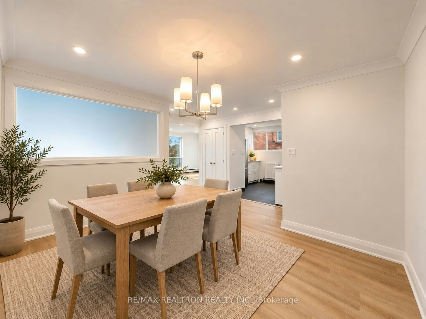 Upper-280 Glenforest Road, Toronto, ON, M4N 2A4 - 4