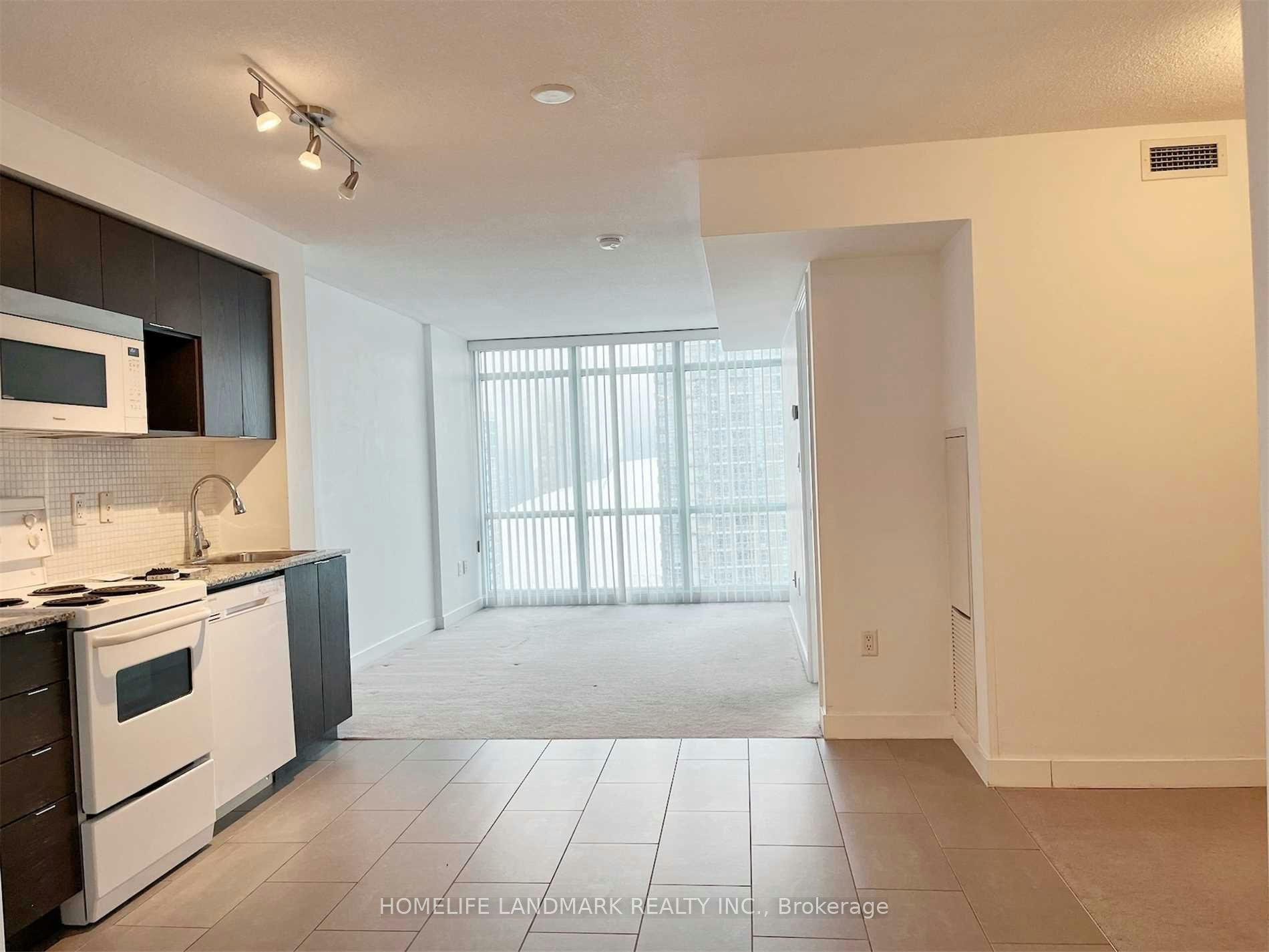 3607-15 Fort York Boulevard, Toronto, ON, M5V 3Y4 - 2