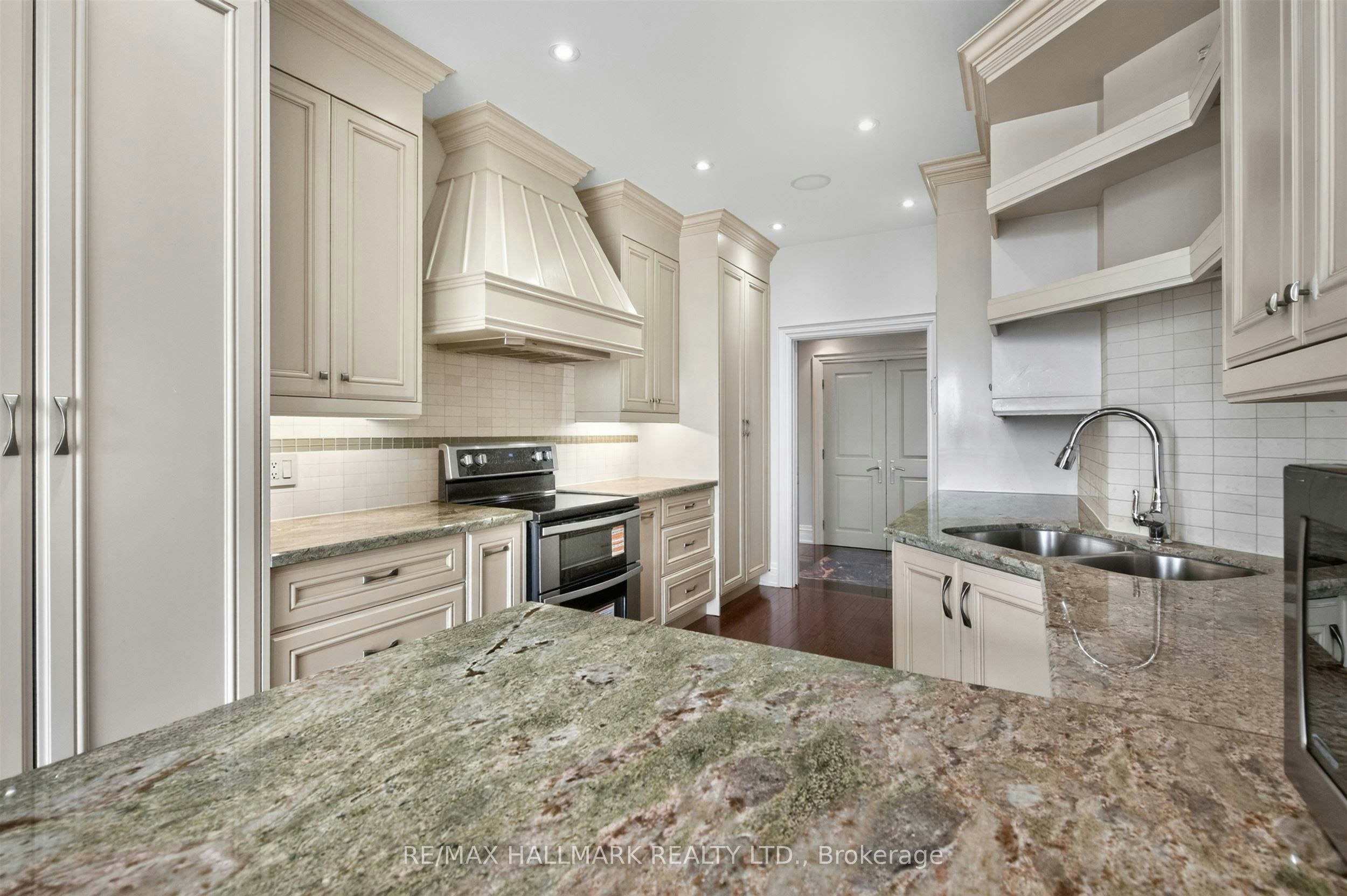 PH1-1166 Bay Street, Toronto, ON, M5S 2X8 - 19