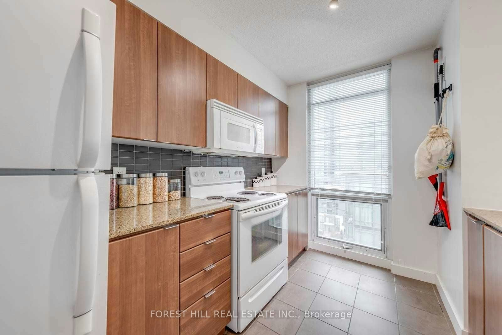 1006-11 Brunel Court, Toronto, ON, M5V 3Y3 - 10