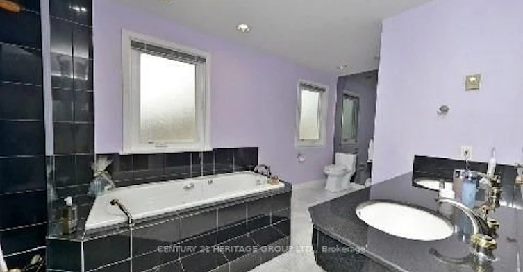 134 Mossgrove Trail, Toronto, ON, M2L 2W5 - 4