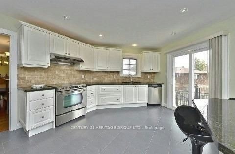 134 Mossgrove Trail, Toronto, ON, M2L 2W5 - 2