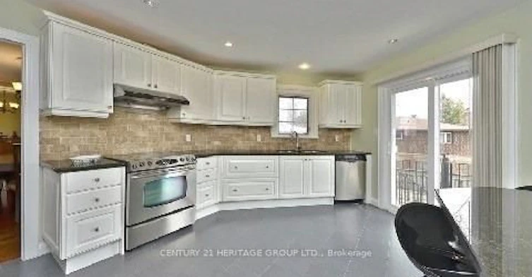 134 Mossgrove Trail, Toronto, ON, M2L 2W5 - 2