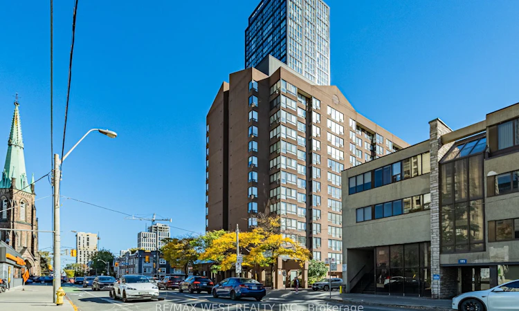 404-117 Gerrard Street E