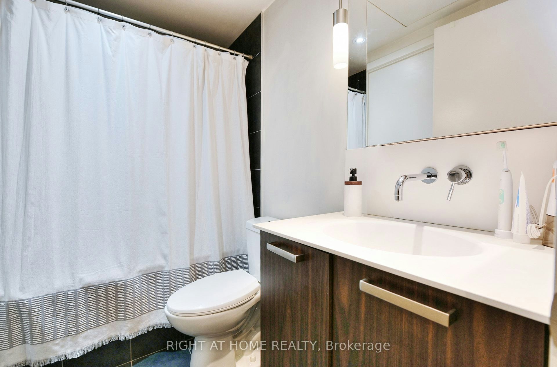 422-95 Bathurst Street, Toronto, ON, M5V 0H7 - 18