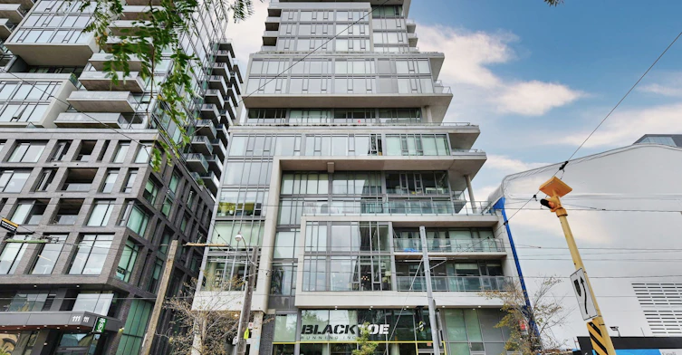 422-95 Bathurst Street, Toronto, ON, M5V 0H7