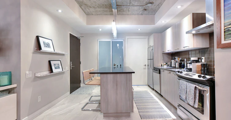 422-95 Bathurst Street, Toronto, ON, M5V 0H7 - 6