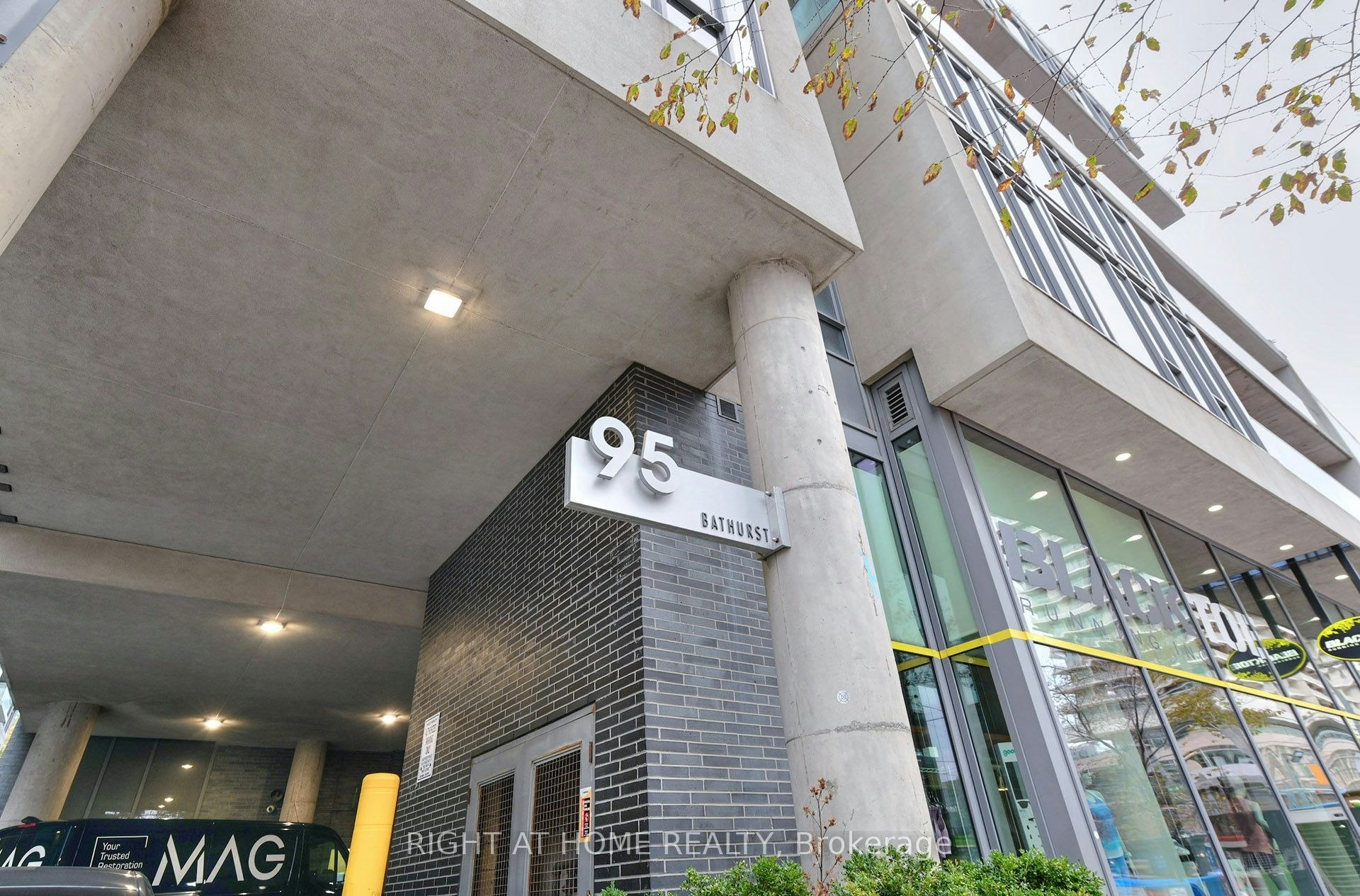 422-95 Bathurst Street, Toronto, ON, M5V 0H7 - 2