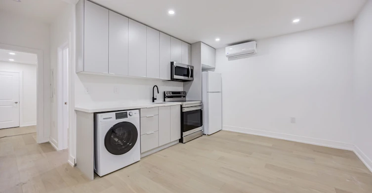 3455 Yonge Street, Toronto, ON, M4N 2N3 - 8