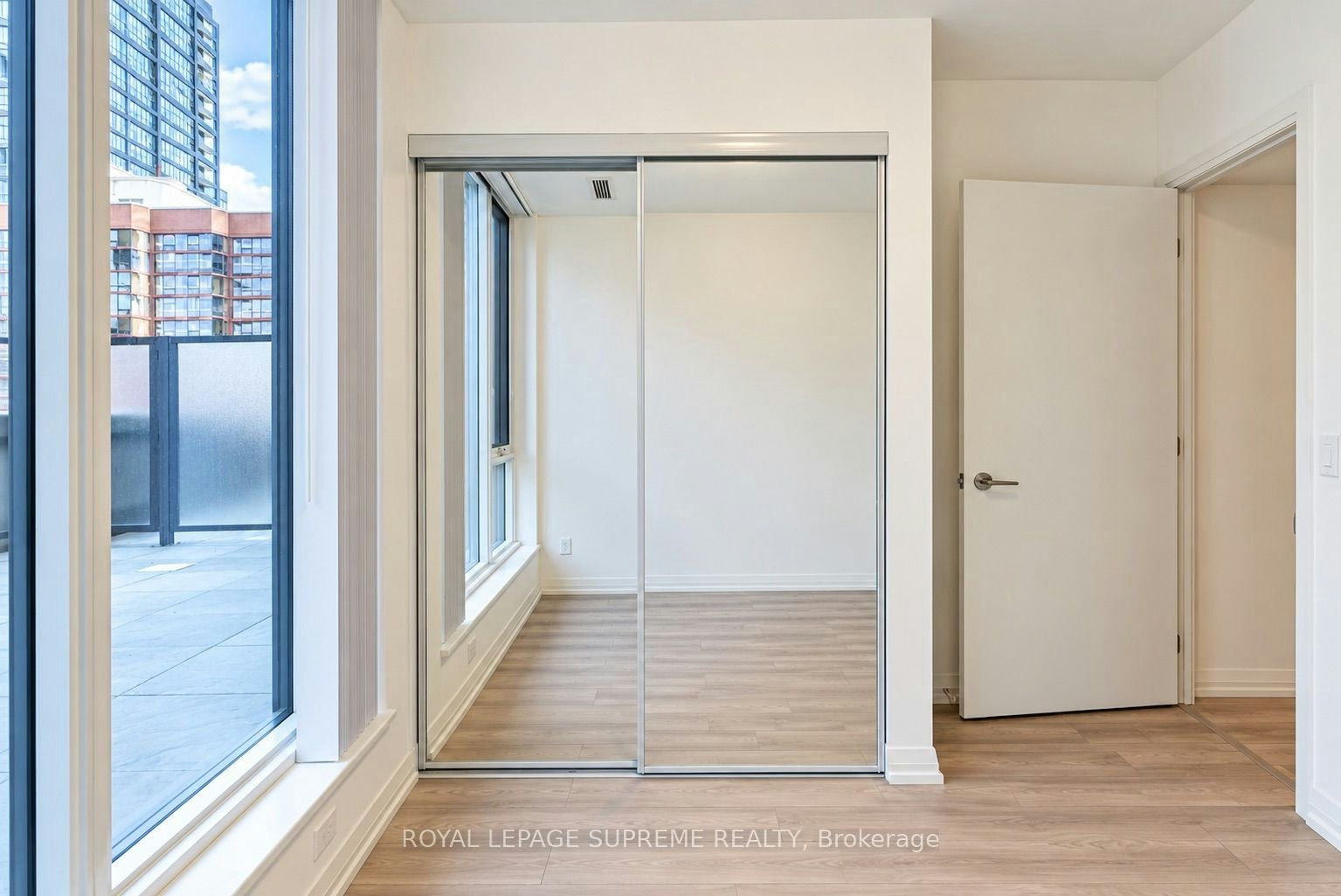 810-400 King Street S, Toronto, ON, M5V 1K2 - 16