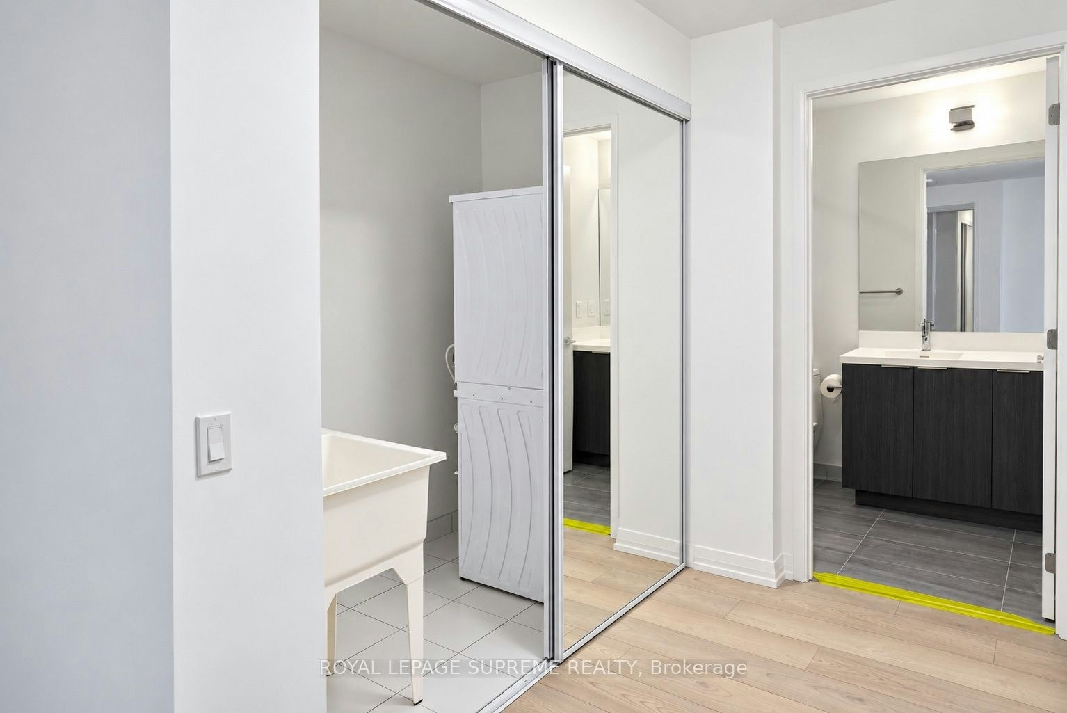 810-400 King Street S, Toronto, ON, M5V 1K2 - 8