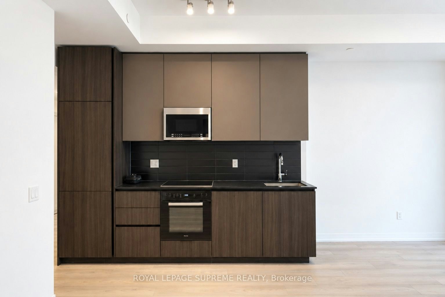 810-400 King Street S, Toronto, ON, M5V 1K2 - 13