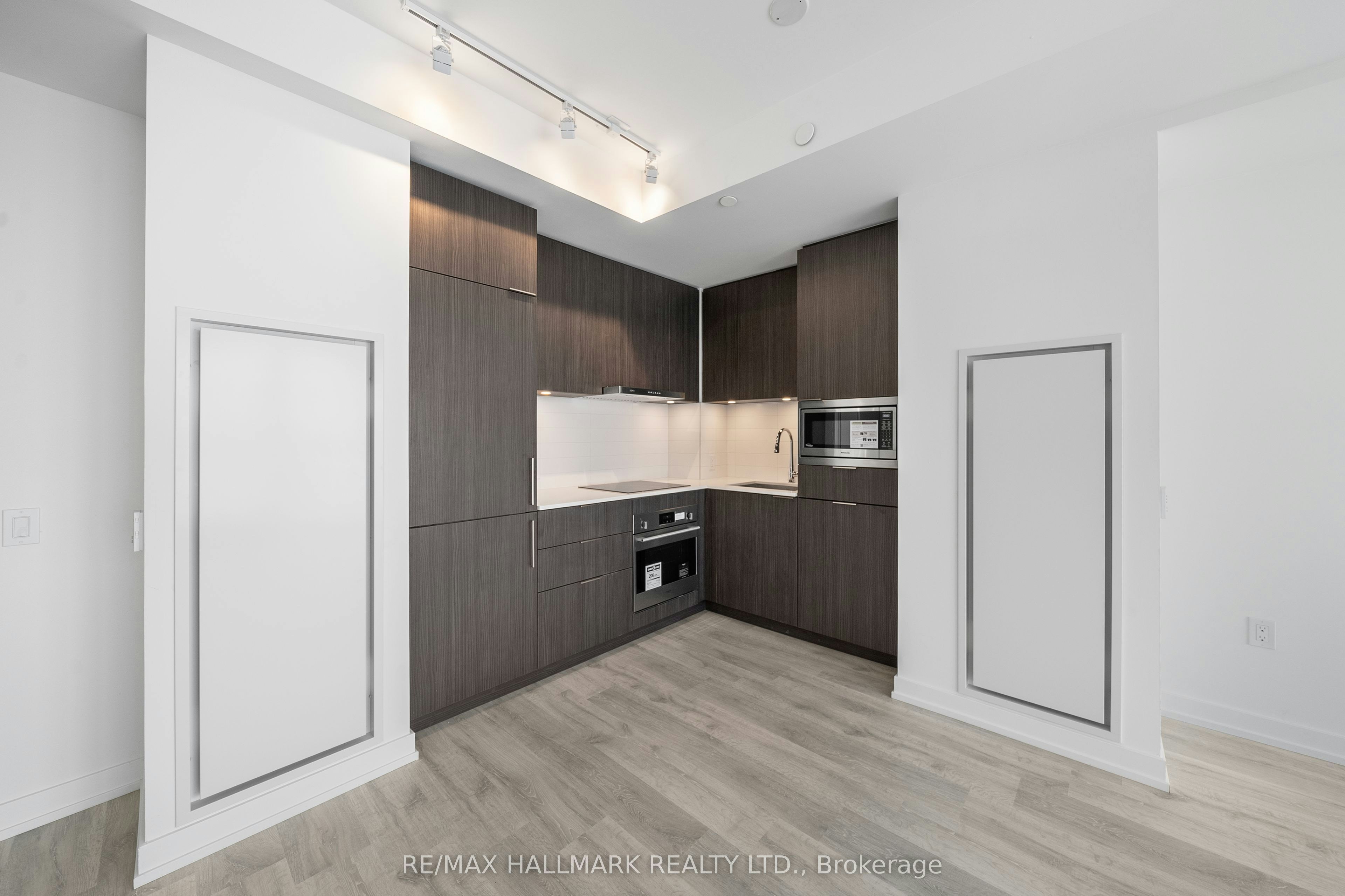 N2708-7 Golden Lion Heights, Toronto, ON, M2M 0C1 - 3