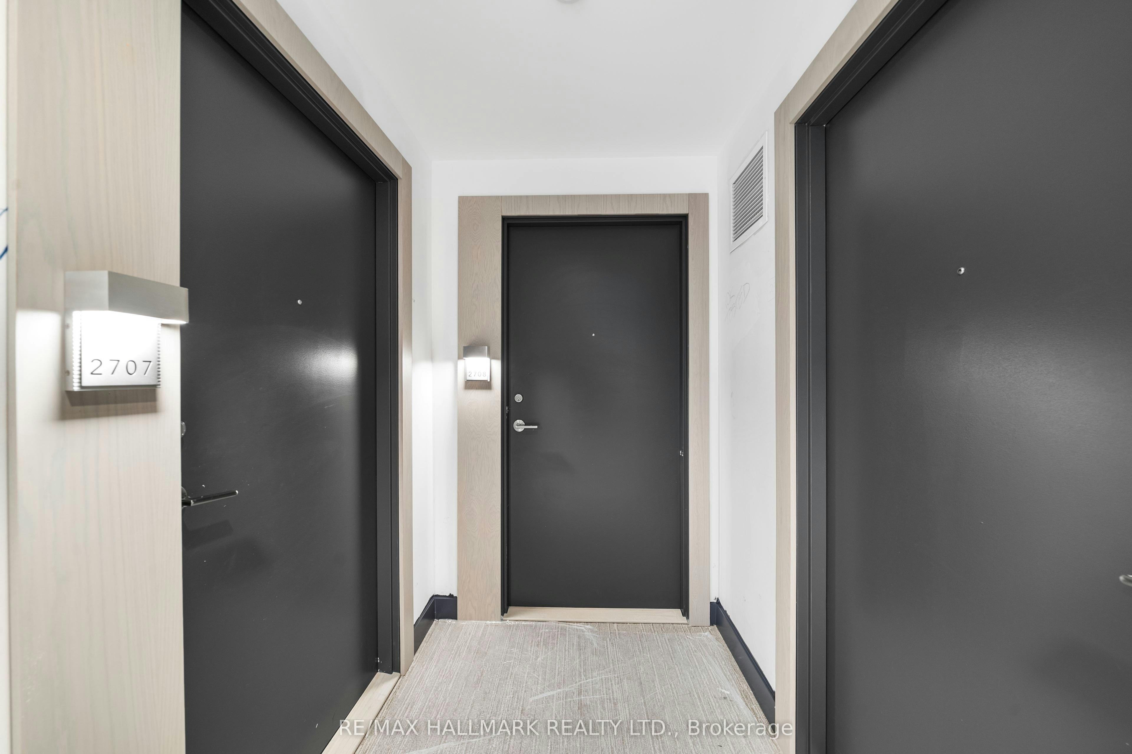 N2708-7 Golden Lion Heights, Toronto, ON, M2M 0C1 - 2