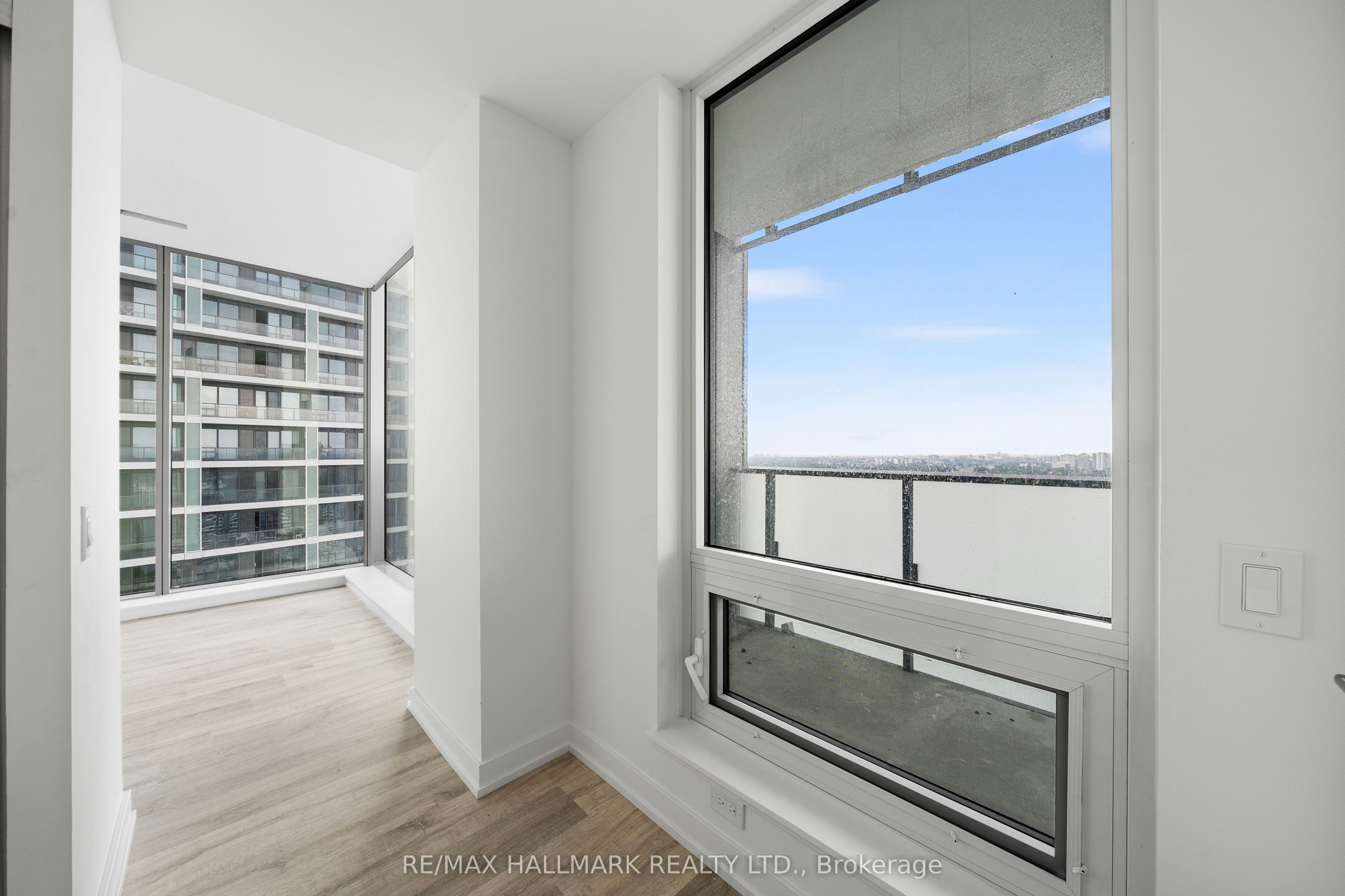 N2708-7 Golden Lion Heights, Toronto, ON, M2M 0C1 - 5