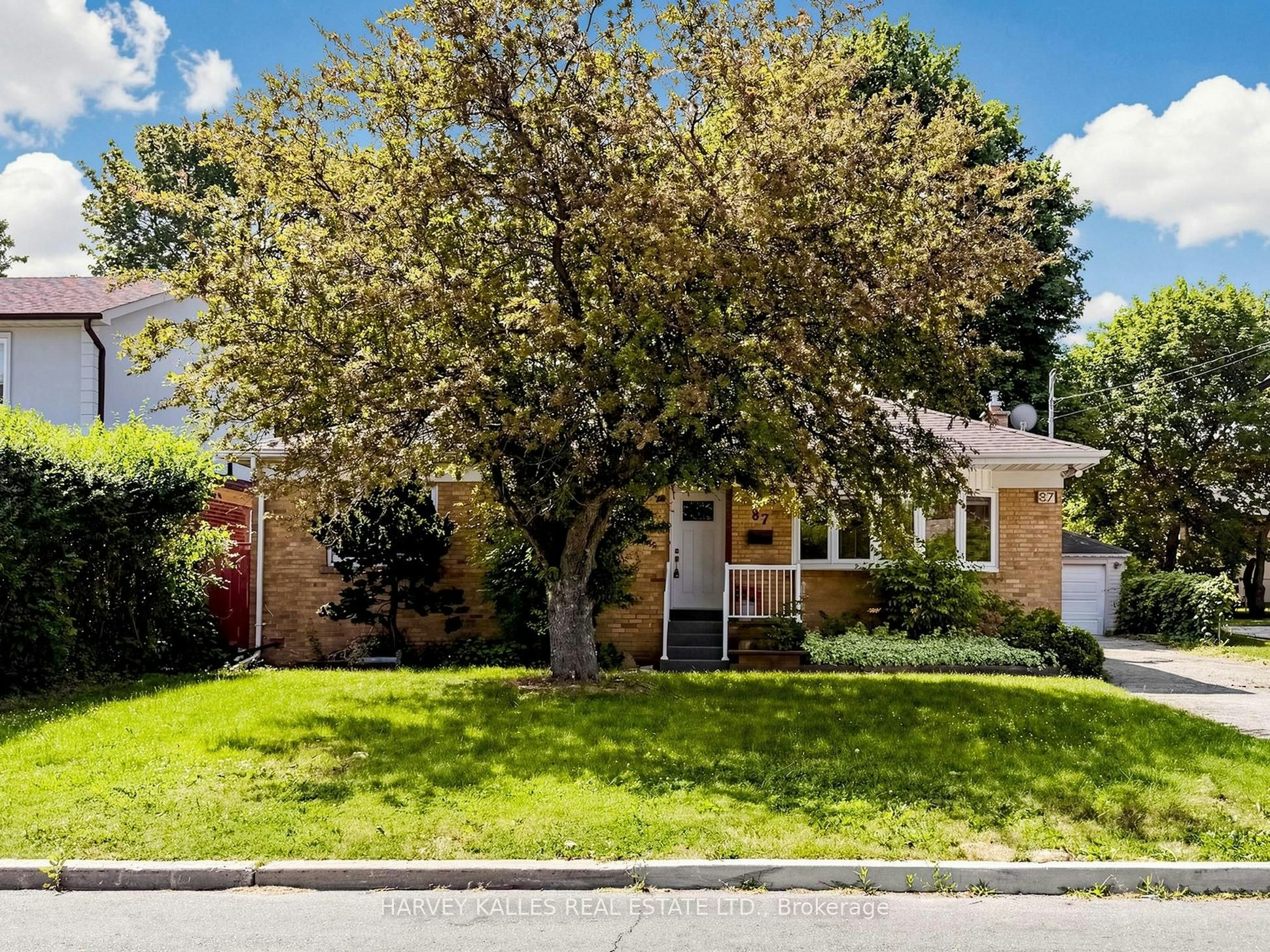 87 Combe Avenue, Toronto, ON, M3H 4J6