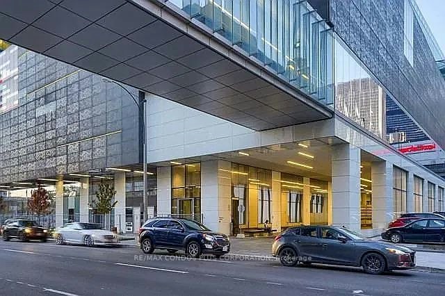 4403-100 Harbour Street, Toronto, ON, M5J 1B7 - 5