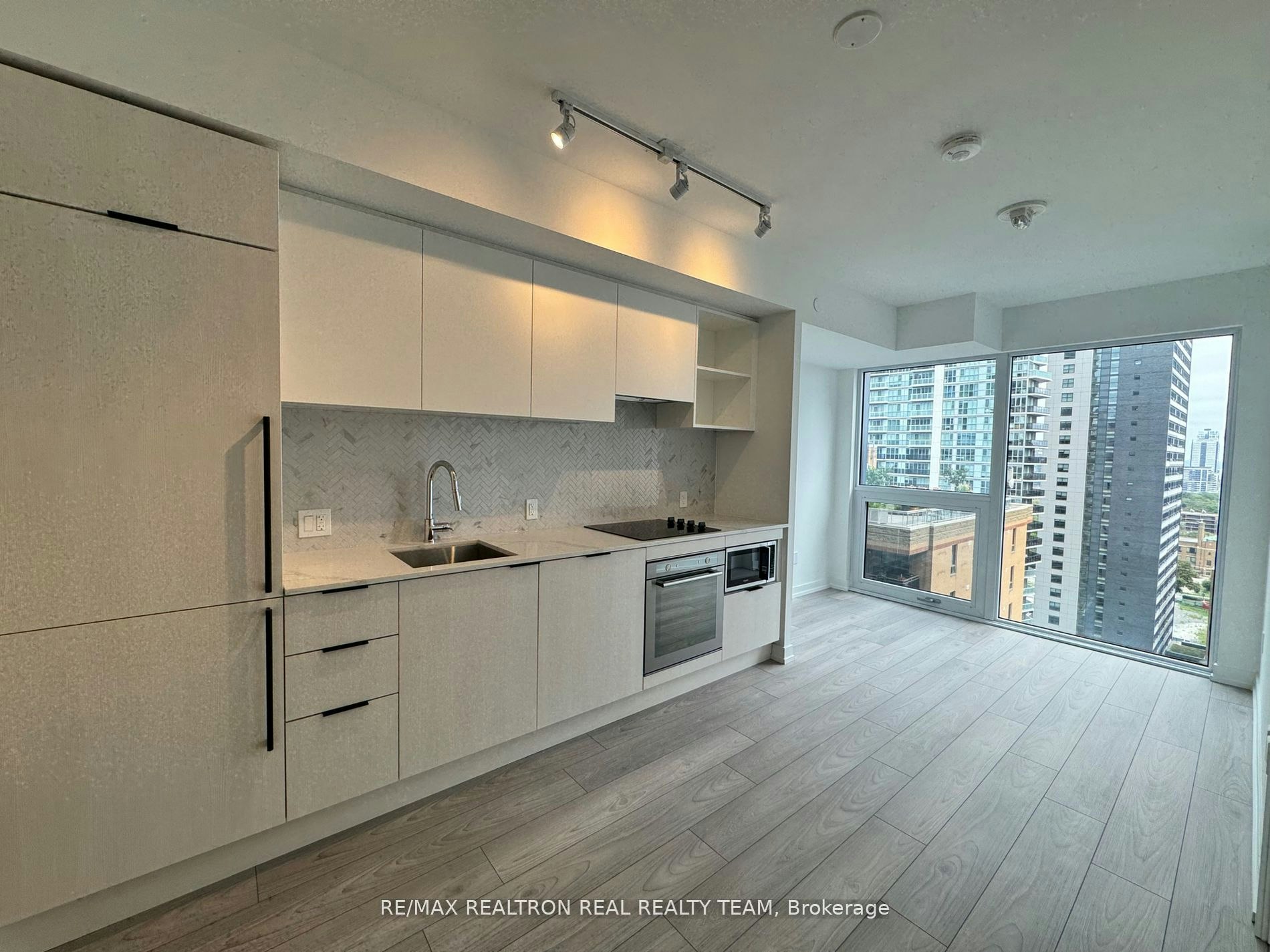 1902-82 Dalhousie Street, Toronto, ON, M9B 0C5 - 3