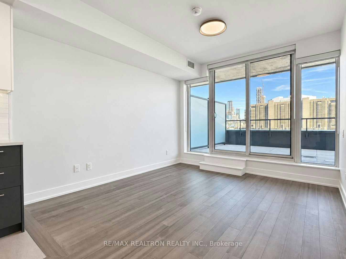 1004-664 Spadina Avenue, Toronto, ON, M5S 2H7 - 2