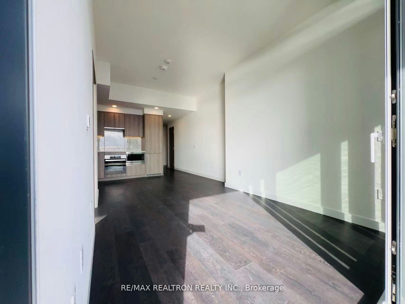 5607-1 Concord Cityplace Way, Toronto, ON, M5V 0X3 - 6