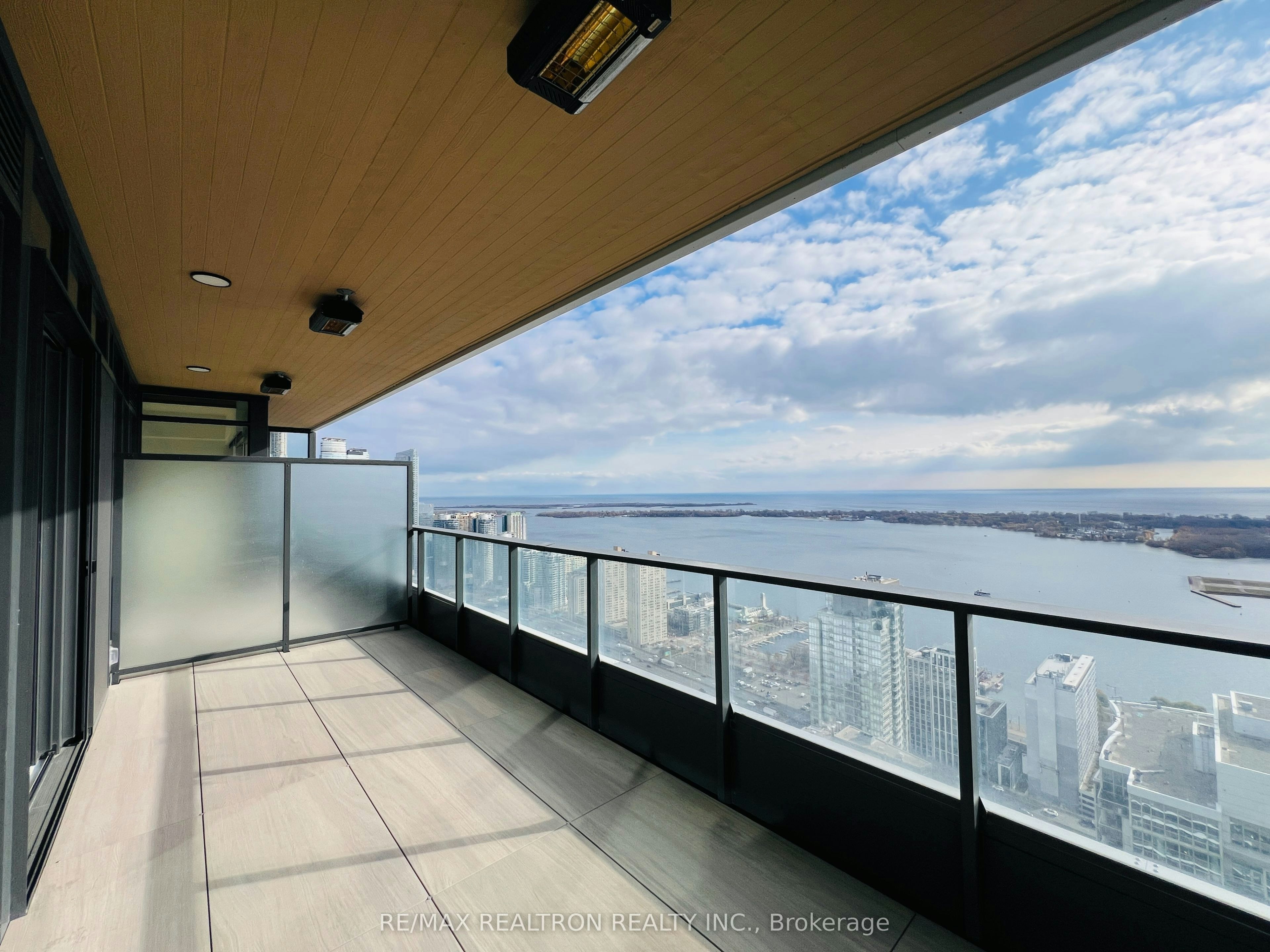 5607-1 Concord Cityplace Way, Toronto, ON, M5V 0X3 - 3