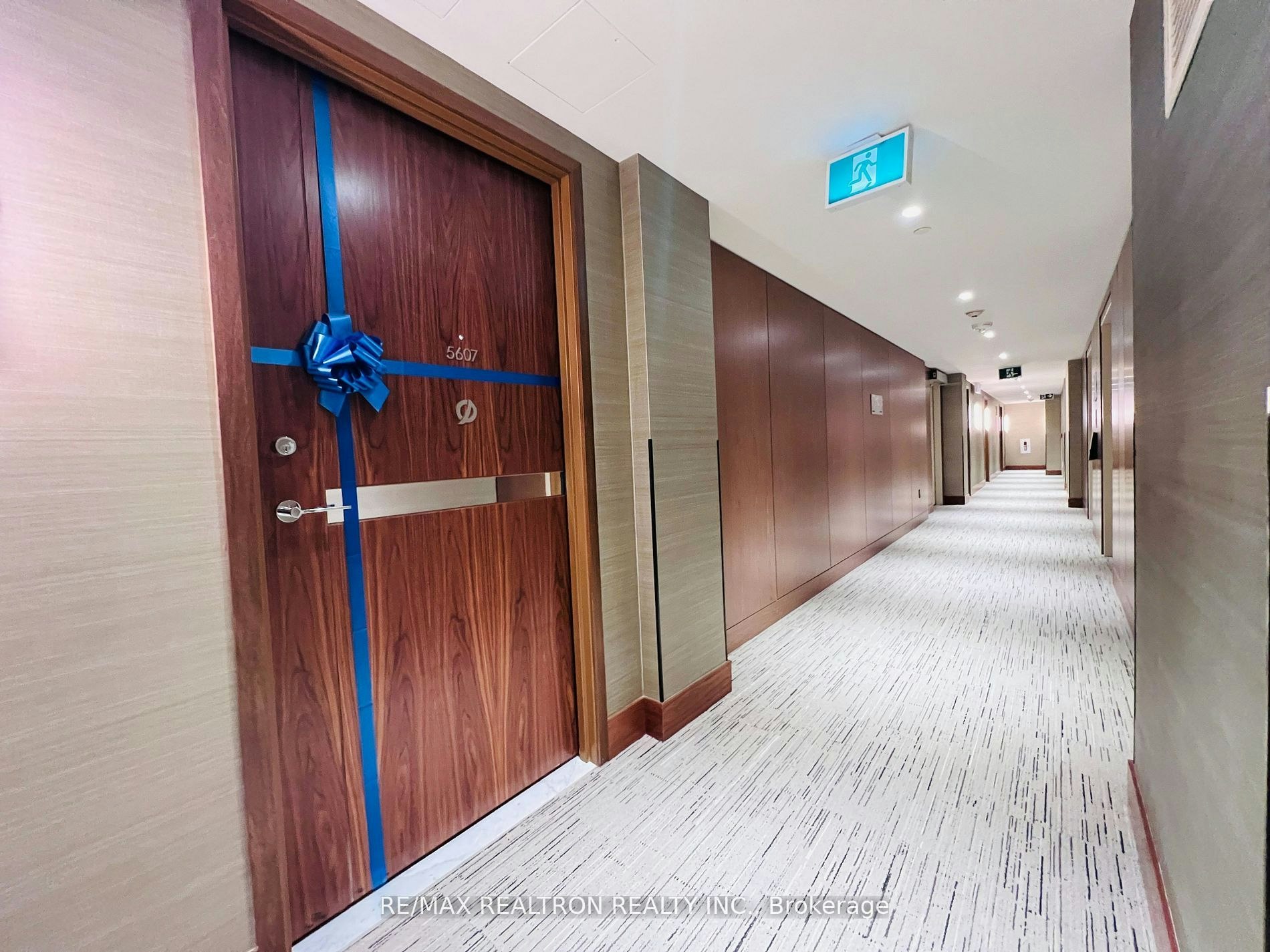 5607-1 Concord Cityplace Way, Toronto, ON, M5V 0X3 - 4