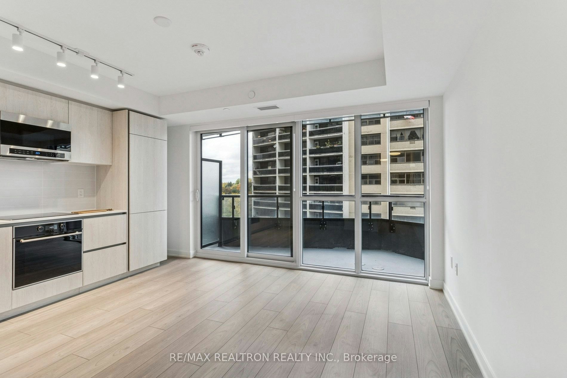#502N-120 Broadway Avenue, Toronto, ON, M4P 1V6 - 18