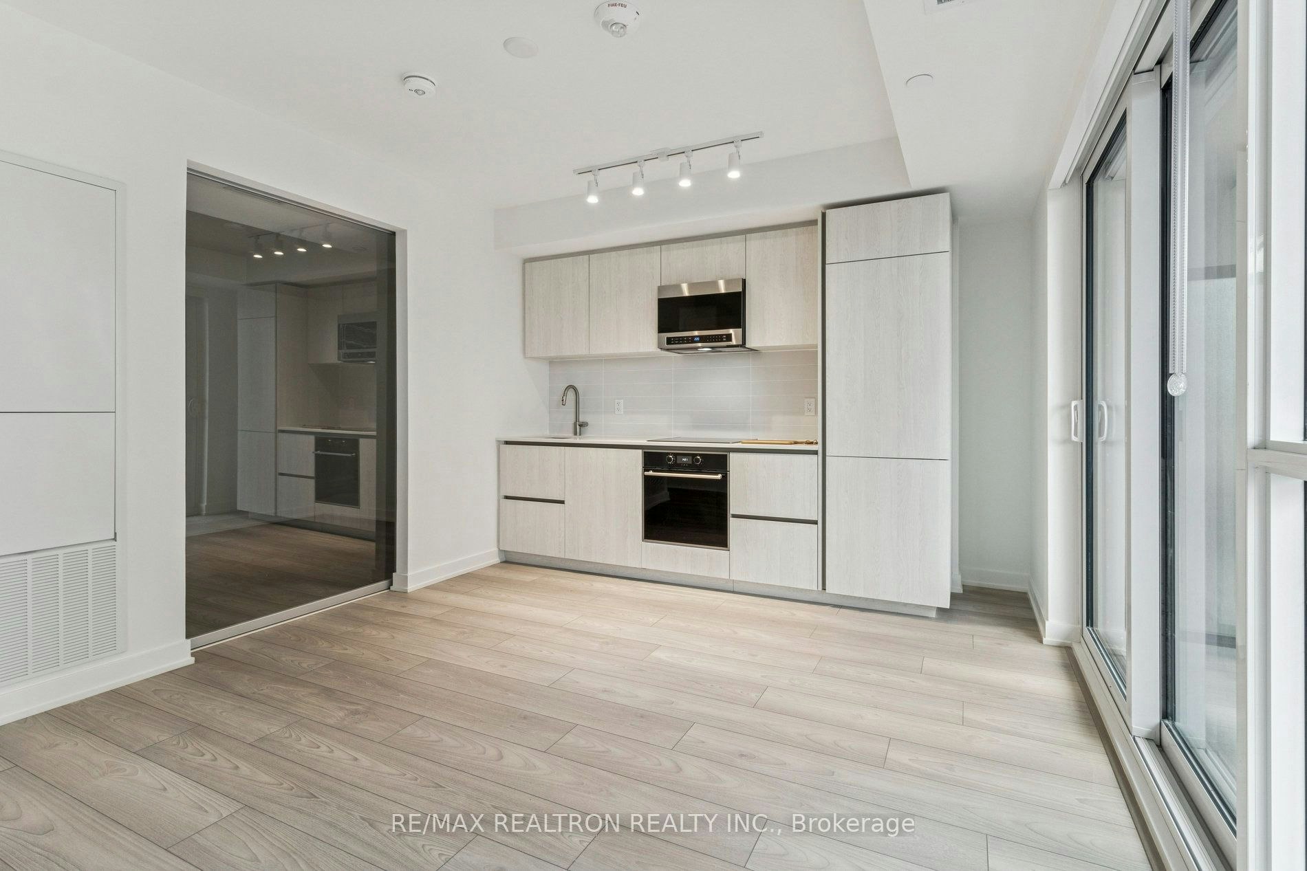 #502N-120 Broadway Avenue, Toronto, ON, M4P 1V6 - 12
