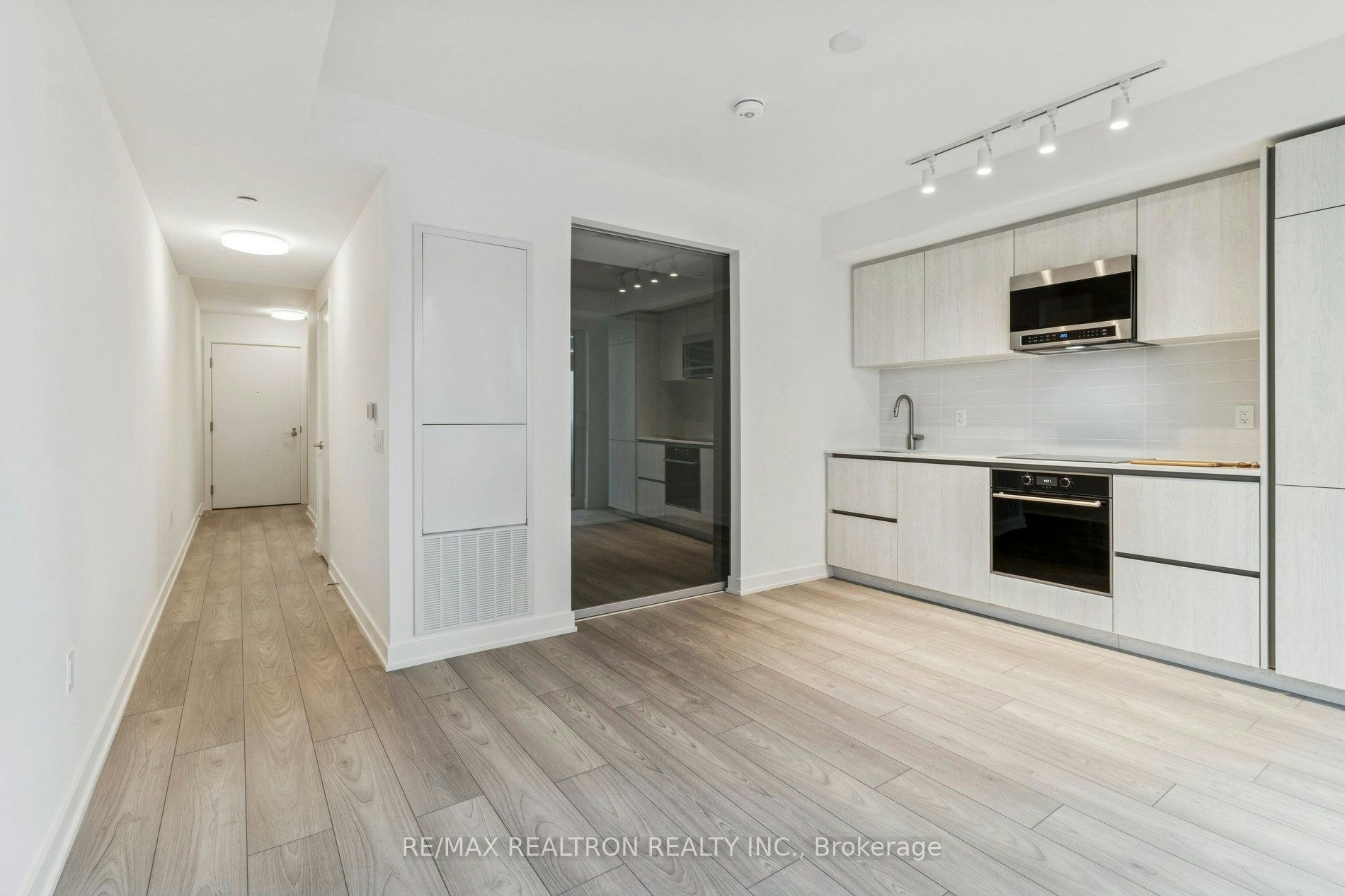 #502N-120 Broadway Avenue, Toronto, ON, M4P 1V6 - 11