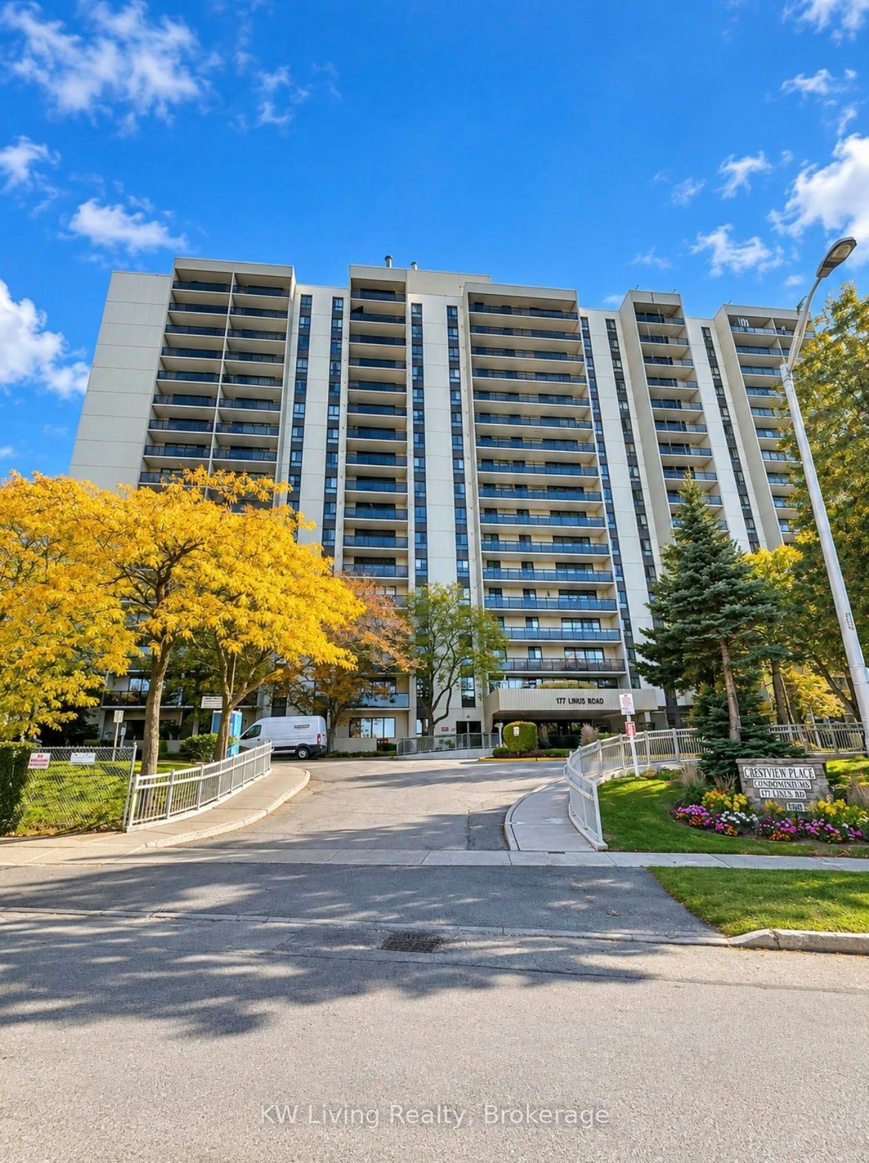 1706-177 Linus Road, Toronto, ON, M2J 4S5